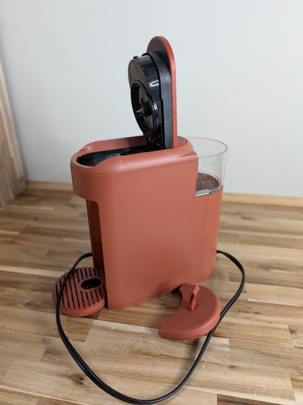 Coffee maker. - Picture 2 of 3